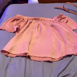 Forever 21 off the shoulder shirt, Size m
